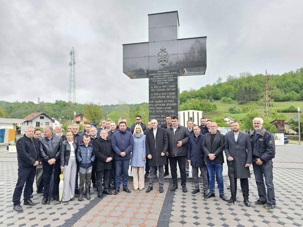 SDS u Kravici odao počast za 3267 srpskih vojnika i civila Srednjeg Podrinja: Srpske žrtve svijet zaboravlja!
