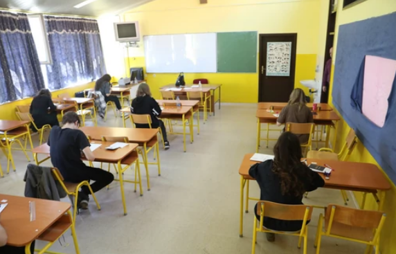 U osnovnim školama u Srpskoj uveliko se pripremaju za eksperimentalnu malu maturu