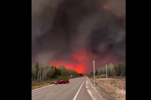  Veliki šumski požar u Kanadi, najavljena masovna evakuacija