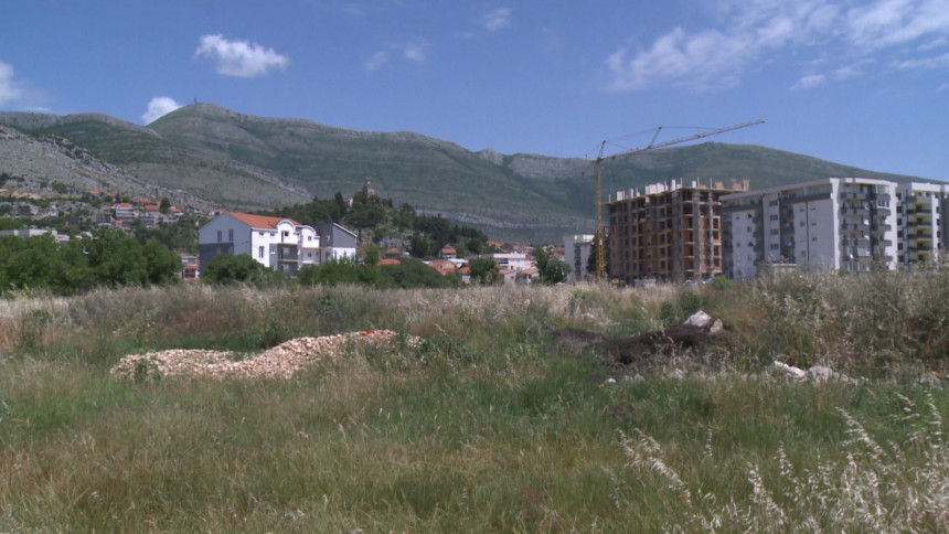Trebinje: SNSD prodaje gradsko zemljište po tri puta većoj cijeni nego kada otkupljuje