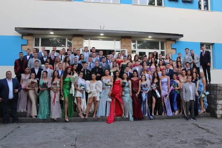 Bileća: Načelnik opštine nagradio najbolje maturante SŠC „Golub Kureš“