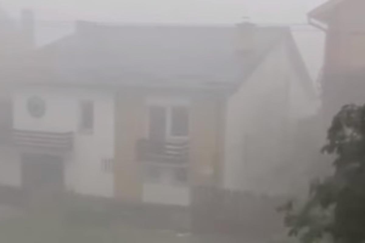 Nevrijeme tutnji kroz Srbiju: Olujne mase, grad i velike količine padavina (VIDE