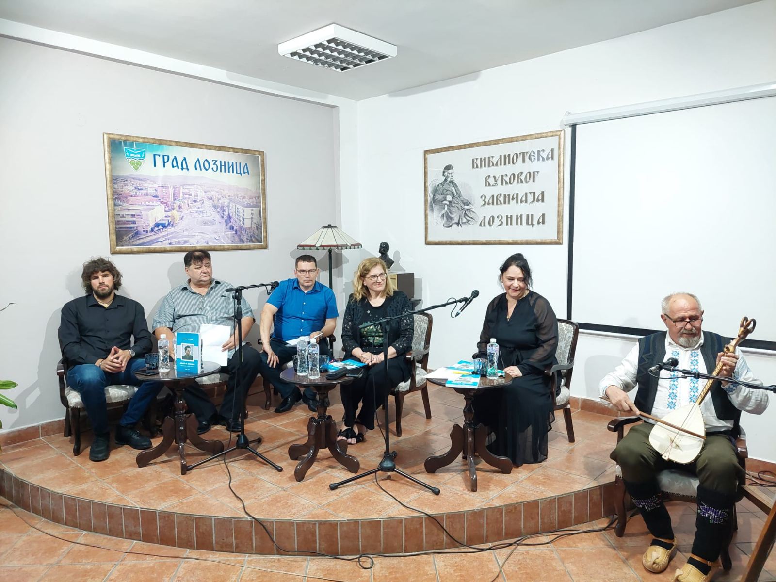 LOZNIČANI UŽIVALI NA KNJIŽEVNOJ VEČERI SA MARIJOM JOVOVIĆ -Blagoje drugi Miloš Obilić