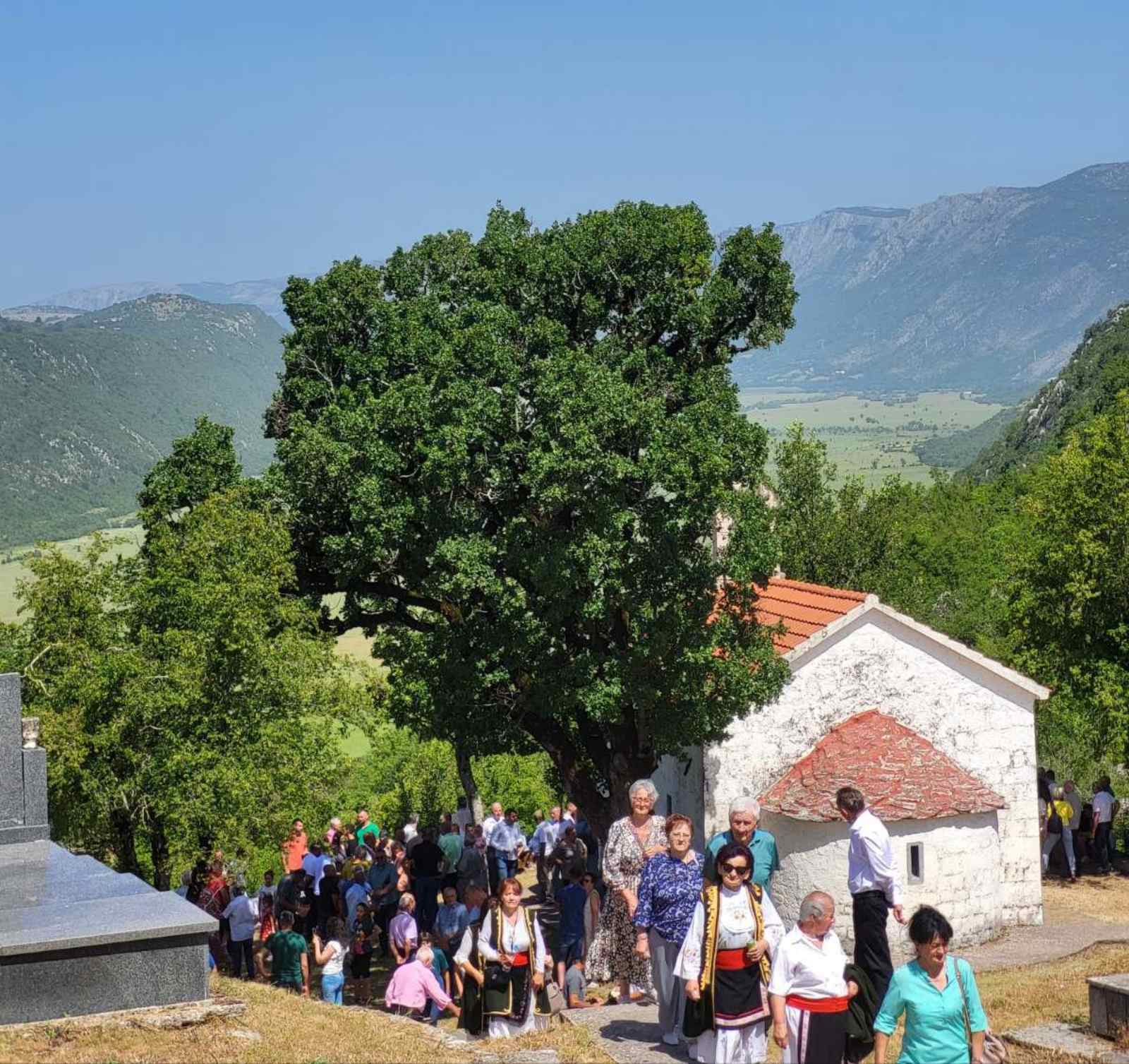 Bileća: Proslavljena slava Crkve Svete Trojice u Kutima