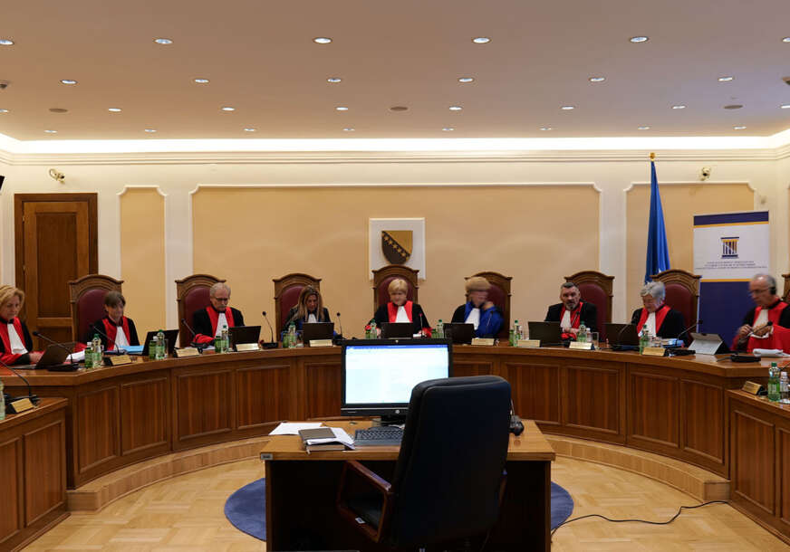 USTAV PROPISUJE 70 GODINA Pravnici tvrde da Ustavni sud BiH nema pravo da produžava mandat svojim sudijama