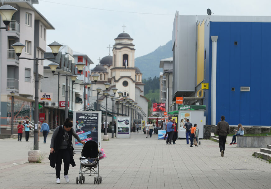 Vlast ide u 2 kolone, opozicija zbija redove: Za prvog čovjeka Pala u igri 3 kandidata, a OVAJ ima najveće šanse