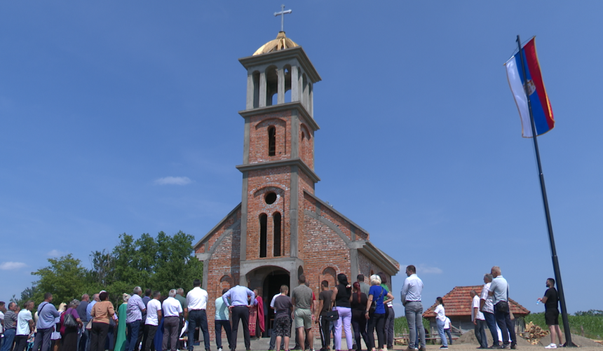 Osveštan zvonik crkve u Lipovicama kod Lopara