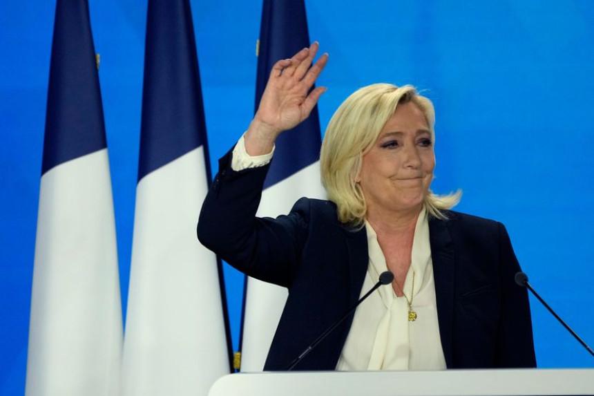 Stranka Marin Le Pen pobijedila Makronov „Preporod“
