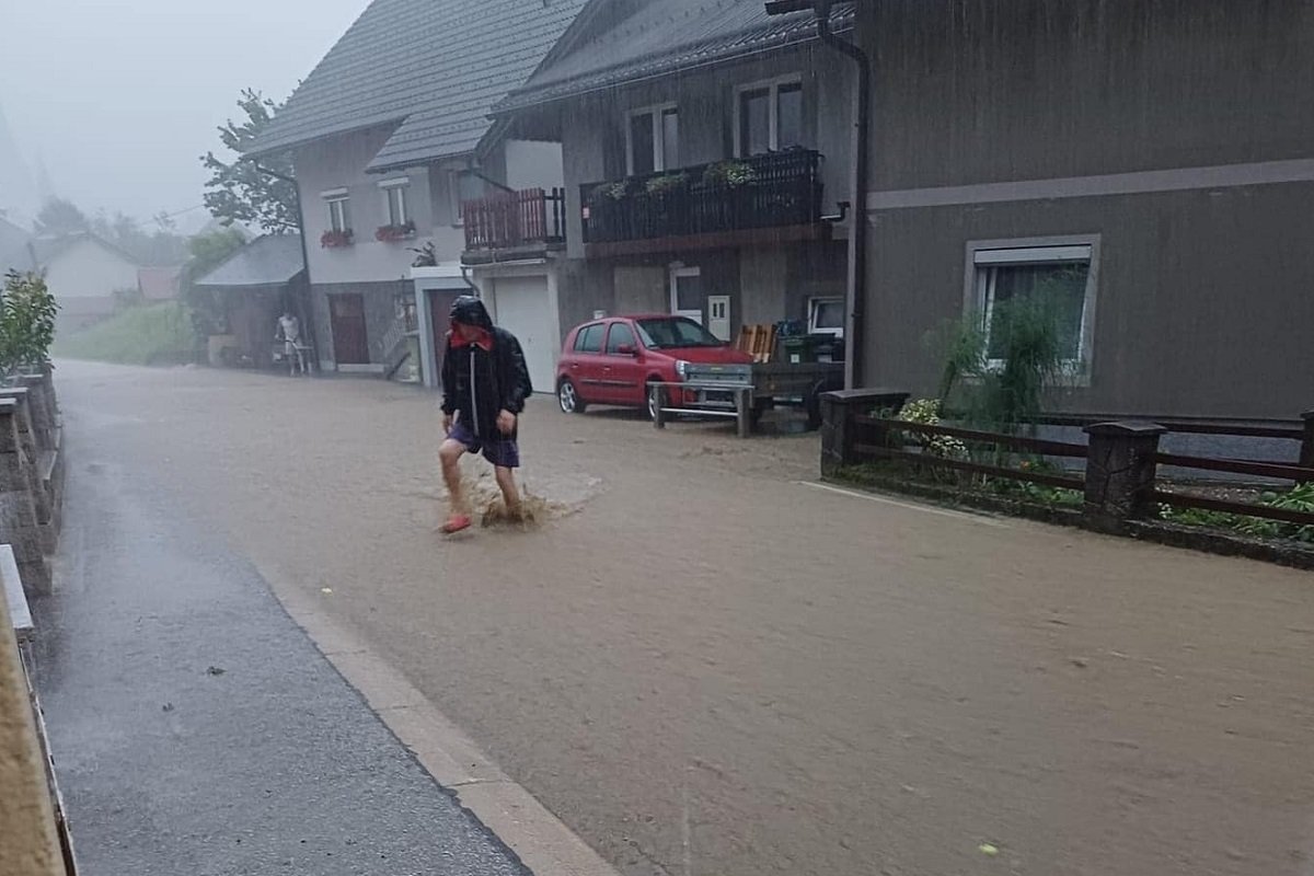 Olujno nevrijeme u Sloveniji, ide prema Hrvatskoj