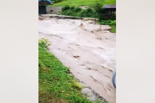 NEVRIJEME POGODILO SLOVENIJU Spaseno 17 planinara, odroni i klizišta širom zemlje