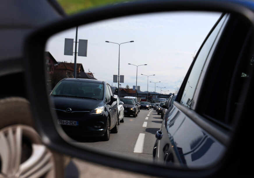 Vozači, oprez! Čuvajte se vrućina i zastoja i obratite pažnju na ova ograničenja u saobraćaju