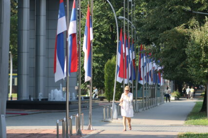 NE DONOSE NIŠTA Rukovodstvo Republike pod sankcijama, dok predstavništva Srpske u svijetu troše ogromne pare