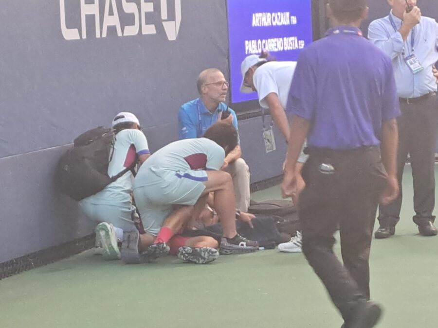 FOTO Jezive scene na US Openu: Nišioka se srušio i kroz suze vikao „Gotov sam, uradite nešto“