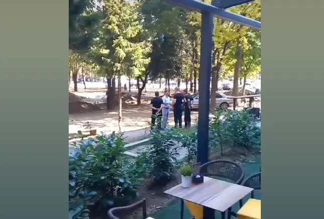 VIDEO Naoružano obezbjeđenje čuva banjalučki park od građana?! Građani pitaju: “Da li smo neprijatelji države?”