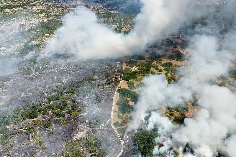 Novi aktivni požar na području Hercegovine: Vatra zahvatila bilećko selo Korita