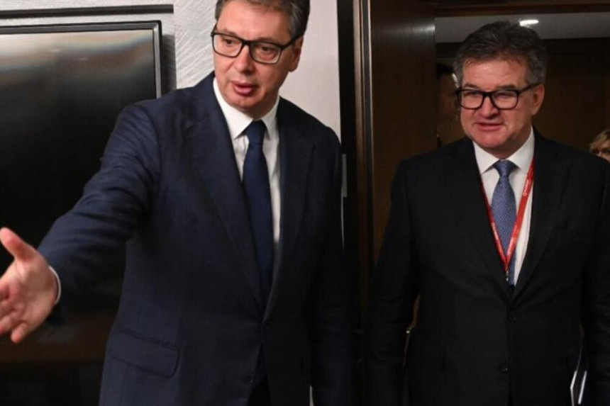 Vučić od Lajčaka zatražio da zaštite Srbe na KiM