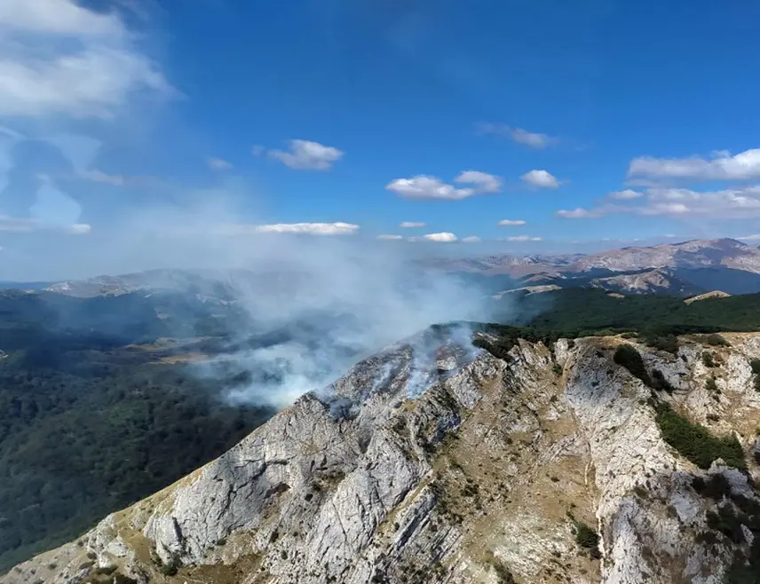 Političari se prepucavaju oko helikoptera dok požar prijeti nacionalnom parku Sutjeska