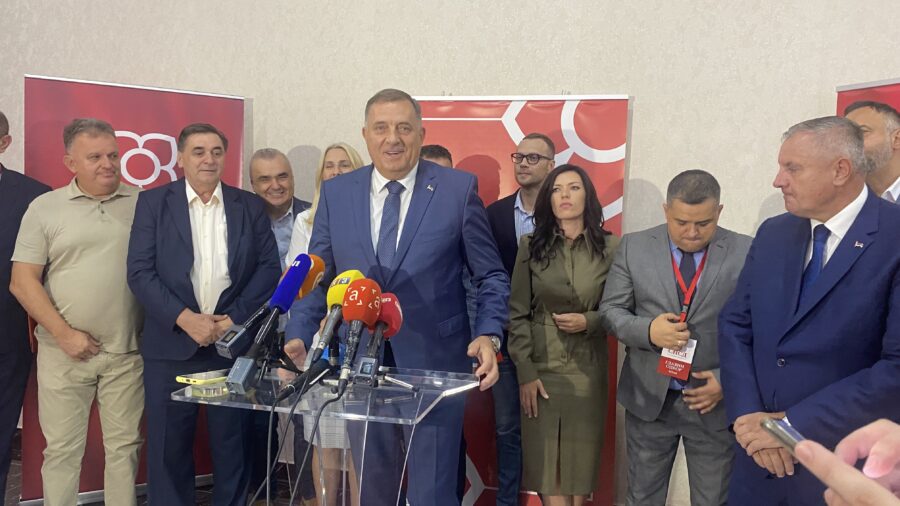 Procurili detalji sa zatvorene sjednice SNSD-a, koga je Dodik nazvao ‘Debeli’