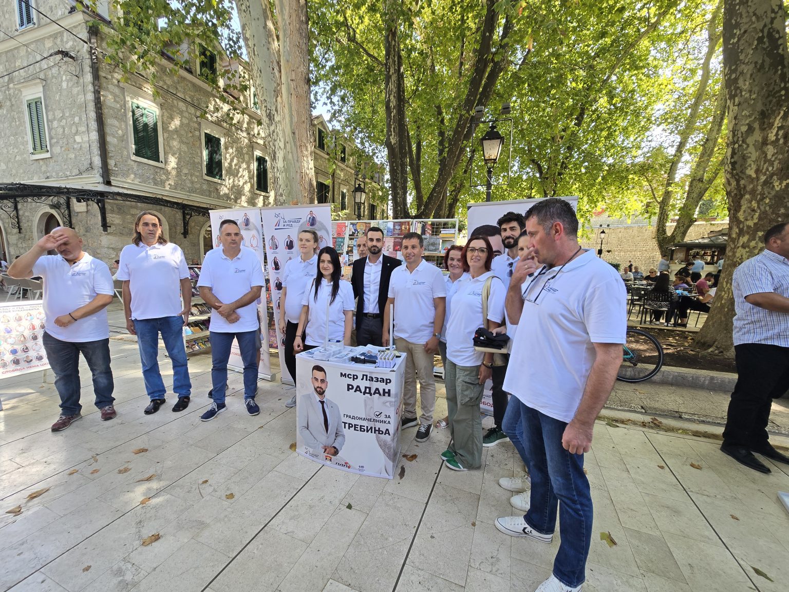 Lazar Radan sa Trga slobode krenuo u kampanju za gradonačelnika Trebinja