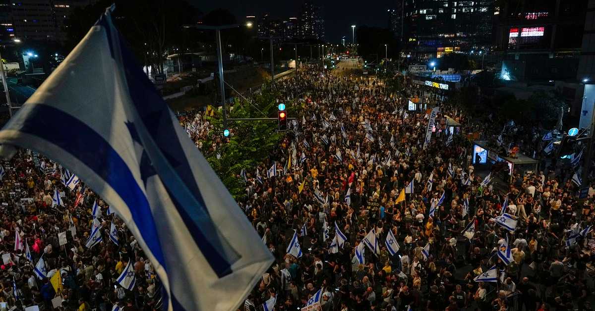 NETANJAHU TRAŽI OPROŠTAJ porodica ubijenih talaca; demonstranti ispred kuće premijera u Jerusalimu