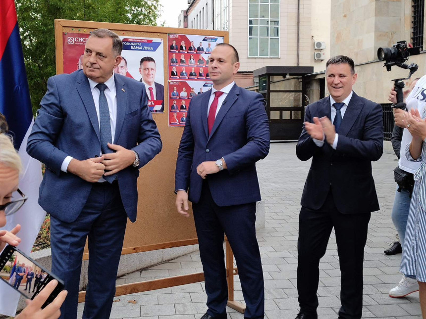 Dodik poranio: Prvi plakat zalijepljen u Banjaluci