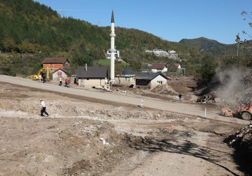 Učenici u Jablanici se vraćaju u školske klupe: Djeca iz poplavljenih područja moći će da prate nastavu onlajn