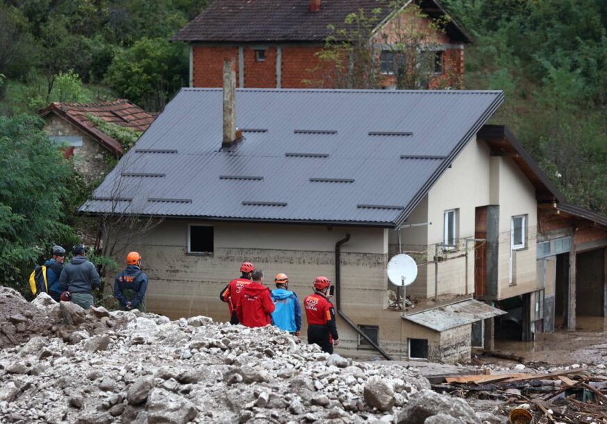 „SLIKE STRAVE I UŽASA“ Spasioci iz Srpske tragaju za nestalima u Donjoj Jablanici