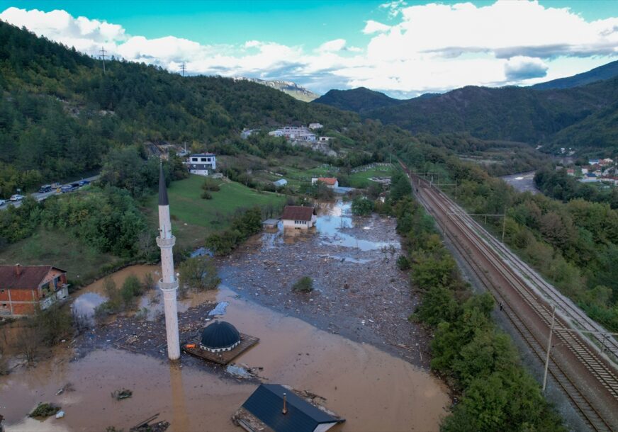 Prohodno prema Prozoru: Zbog velikih ODRONA i POPLAVA još uvijek obustavljen saobraćaj od Jablanice prema Mostaru