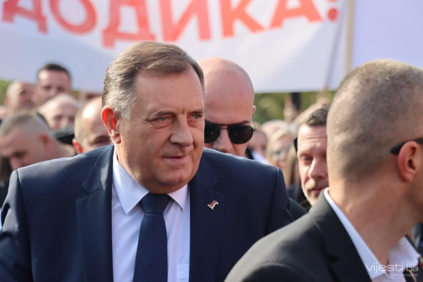 Velika rasprava u Sudu BiH: Dodik tražio dokaze Tužilaštva na ćirilici