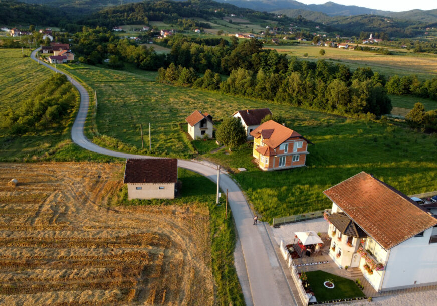 Ni sela više nisu, što su nekad bila: Ratuju zbog puta, vodovoda, stoke, a evo ko često IZVUČE DEBLJI KRAJ