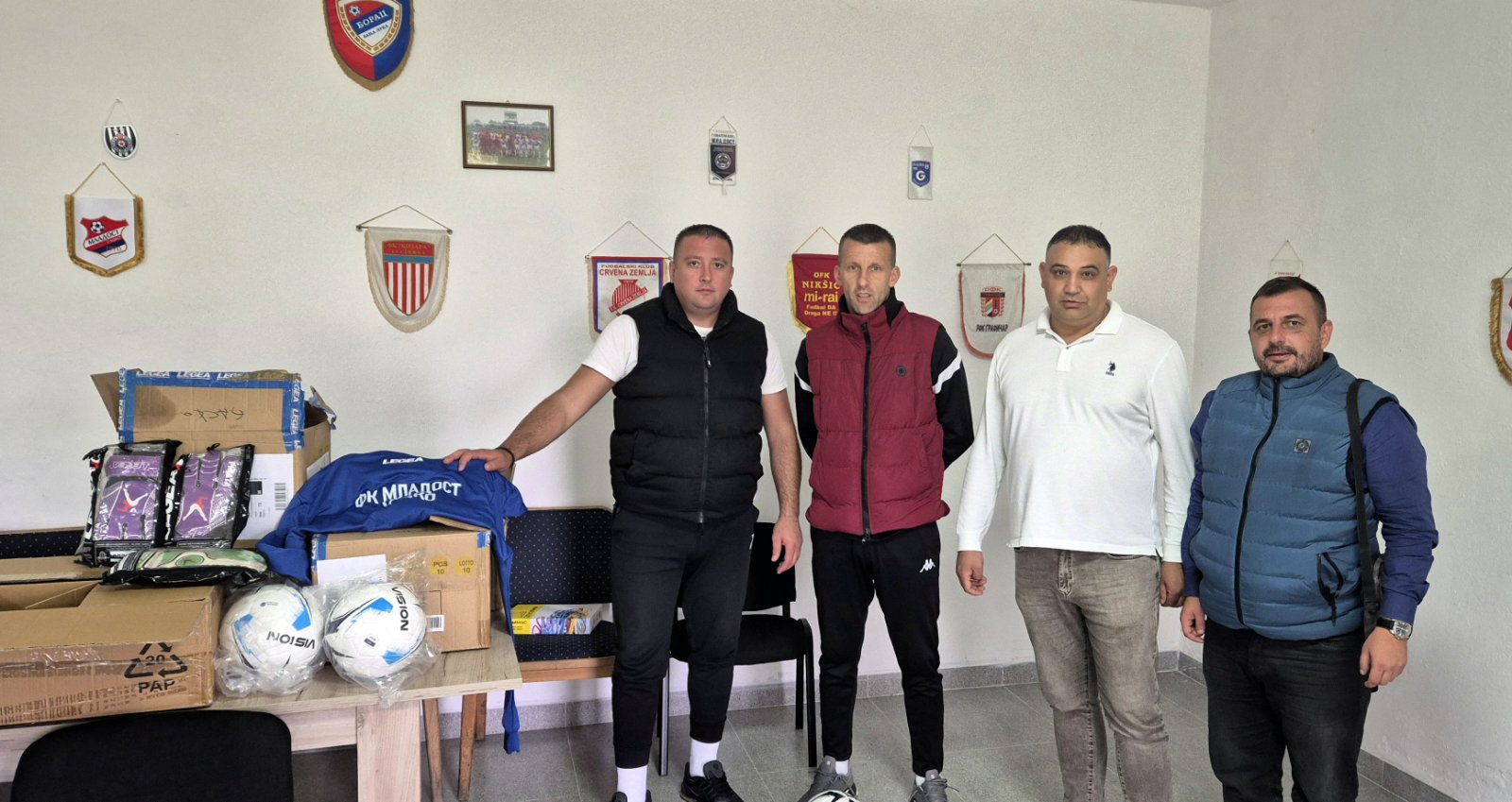 Adžić i Ćeranić uručili DONACIJU – SPORTSKU OPREMU za FK Mladost Gacko