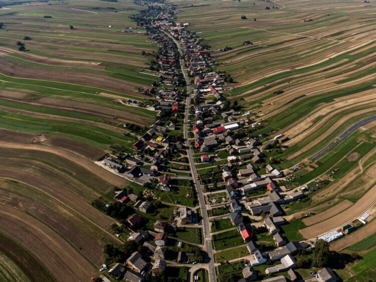 Selo u kom svi žive u istoj ulici dugoj 9 kilometara: Svi se iznenade kad saznaju za njihov način života