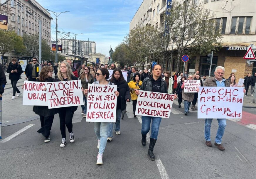 PROTEST U BEOGRADU Stotine ljudi izašle na ulice, traže političku odgovornost nakon tragedije u Novom Sadu