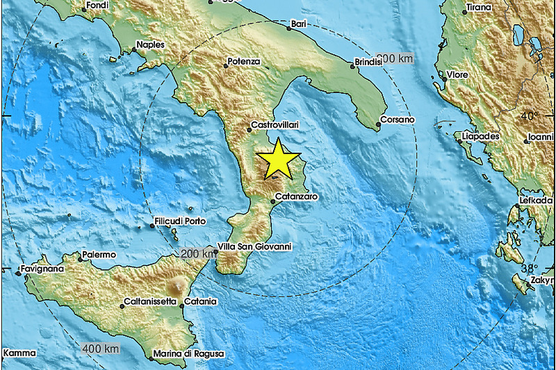 SNAŽAN ZEMLJOTRES POGODIO JUG ITALIJE! Epicentar na dubini od 10 kilometara, treslo se opasno! (FOTO)