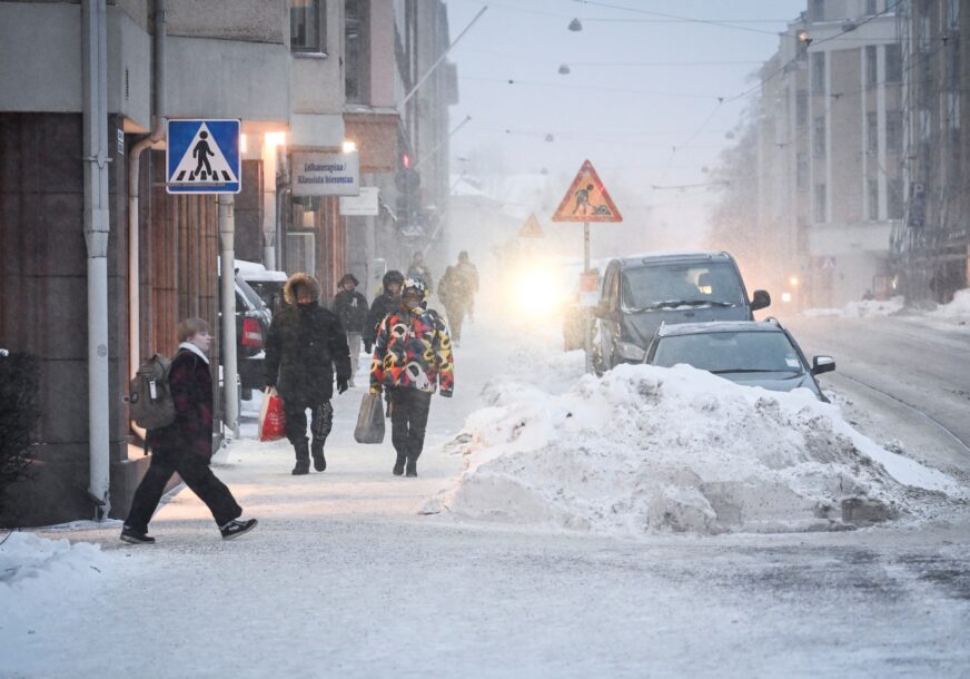 U Finskoj 67.000 ljudi ostalo bez struje: Nakon uragana visina snježnog pokrivača 20 centimetara