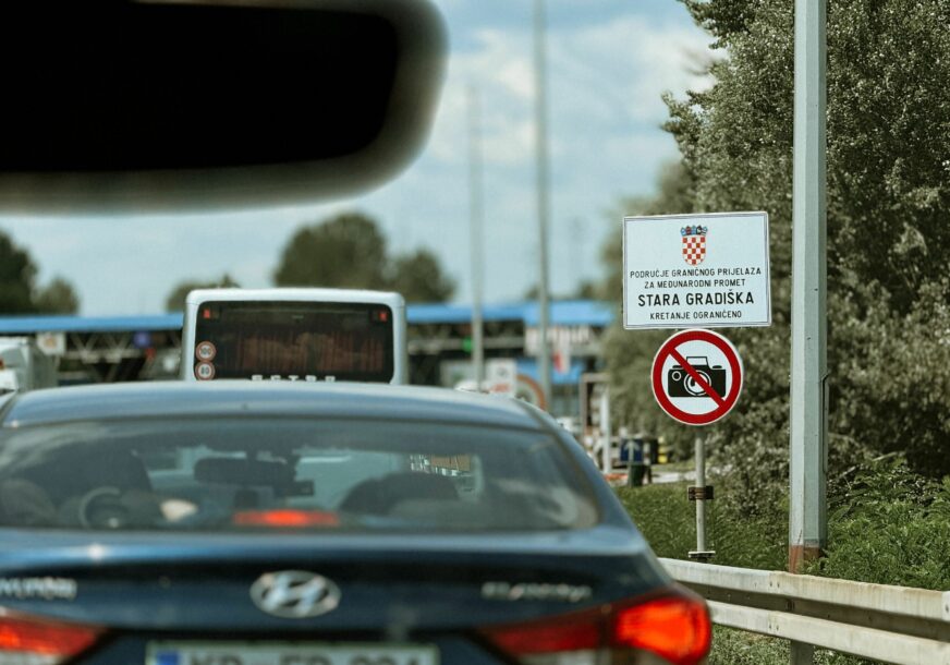 Neće trebati viza, ali hoće odobrenje: Pogledajte kad počinje primjena novih pravila pri ulasku u EU i šta to znači za građane BiH