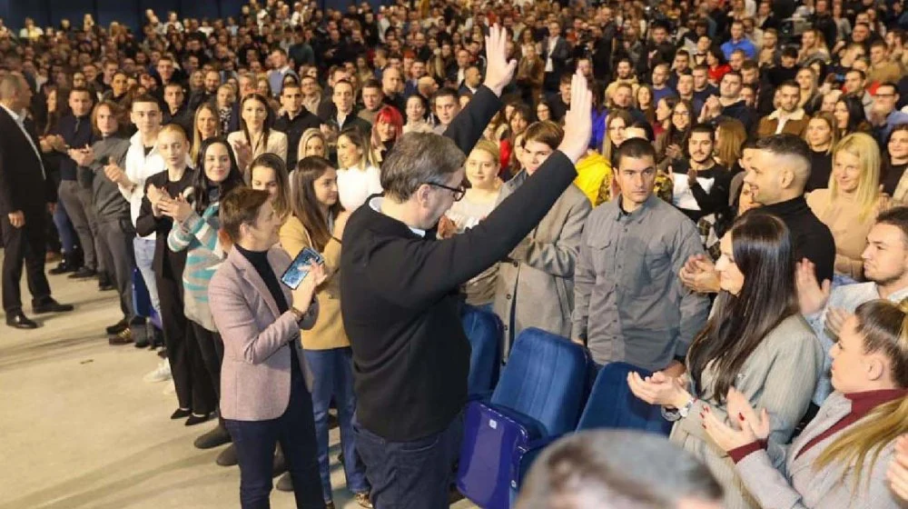 Zašto Aleksandar Vučić, u trenutku širenja protesta, ponovo lansira priču o formiranju Narodnog pokreta za državu?