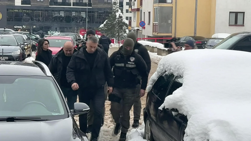 Nešić, Pandurević i Lučić u pratnji policije napustili Stanicu policije u Istočnom Sarajevu