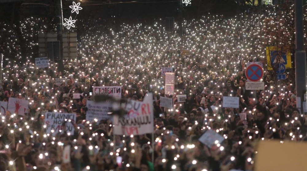 „Za SNS trenutni protesti su vrlo zbunjujući“, ali i za opoziciju: Kako će najveći protest ikada u Srbiji uticati na političku scenu?