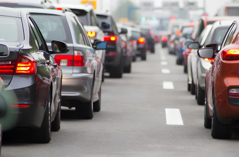 Nekad je visilo, već dugo je beskorisno: Da li se sećate ovoga na automobilima?