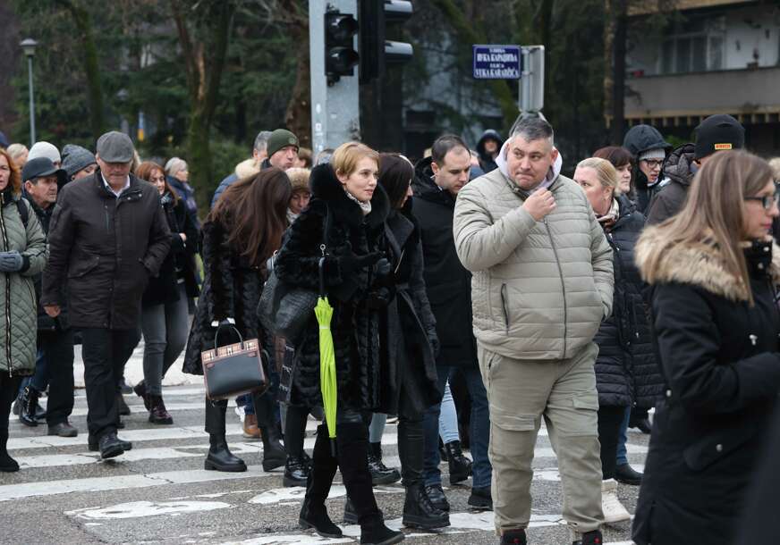 Protesti kod NSRS zbog raspodjele novca od PDV: Građani koji podržavaju Stanivukovića se okupljaju, čeka se pojačanje iz Bijeljine