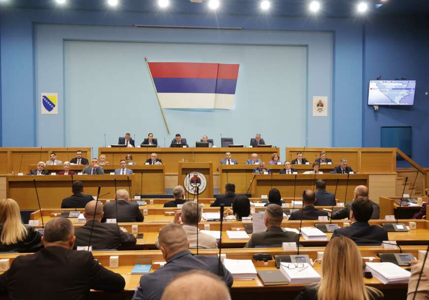 DANAS DAN D Stanivuković i Petrović pozivaju na proteste, Ćosić saziva hitnu sjednicu, a poslanici vijećaju o budžetu Srpske i NOVIM NAMETIMA za Banjaluku, Bijeljinu i privrednike