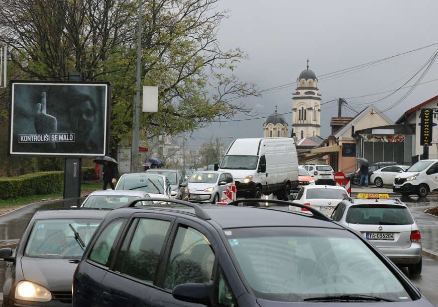 Bez dužih zadržavanja na graničnim prelazima: Preko Romanije saobraćaj se odvija OTEŽANO, zabranjen za teretna vozila