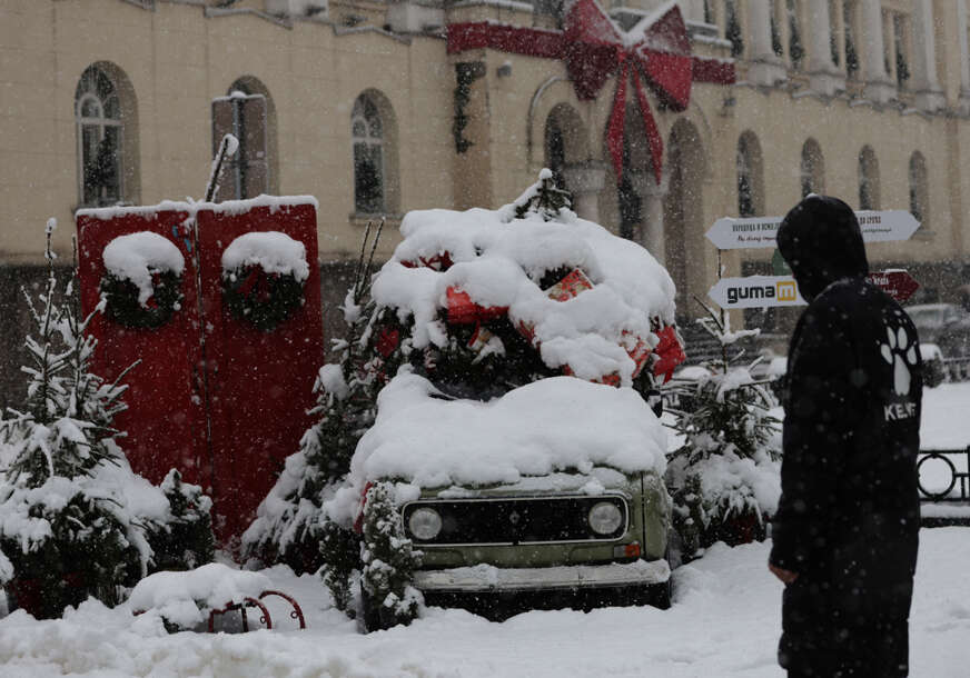 Kamen s Akropolja za kiseli kupus i KONJ KOJI RADI U VLADI: Šta su mladi Banjalučani radili kad je 2012. grad zavejao snijeg