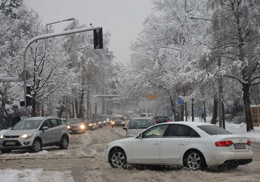 IZDATO NARANDŽASTO UPOZORENJE Novog snijega danas se očekuje između 10 i 20 centimetara, na planinama do 40