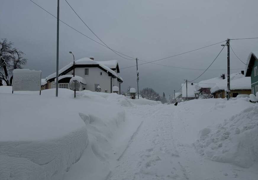 „Ne pamtim ovo za 36 godina kako sam ovdje“ Mještani ove 3 opštine PREŽIVJELI PRAVU DRAMU bez struje, vode i grijanja zbog snježnih padavina