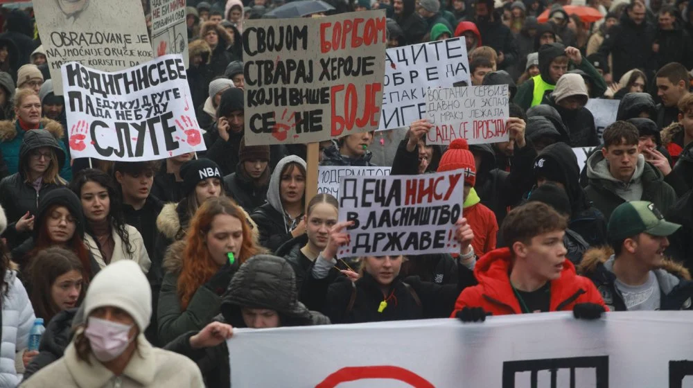 Ustala je cela Srbija, neka neko probudi opoziciju