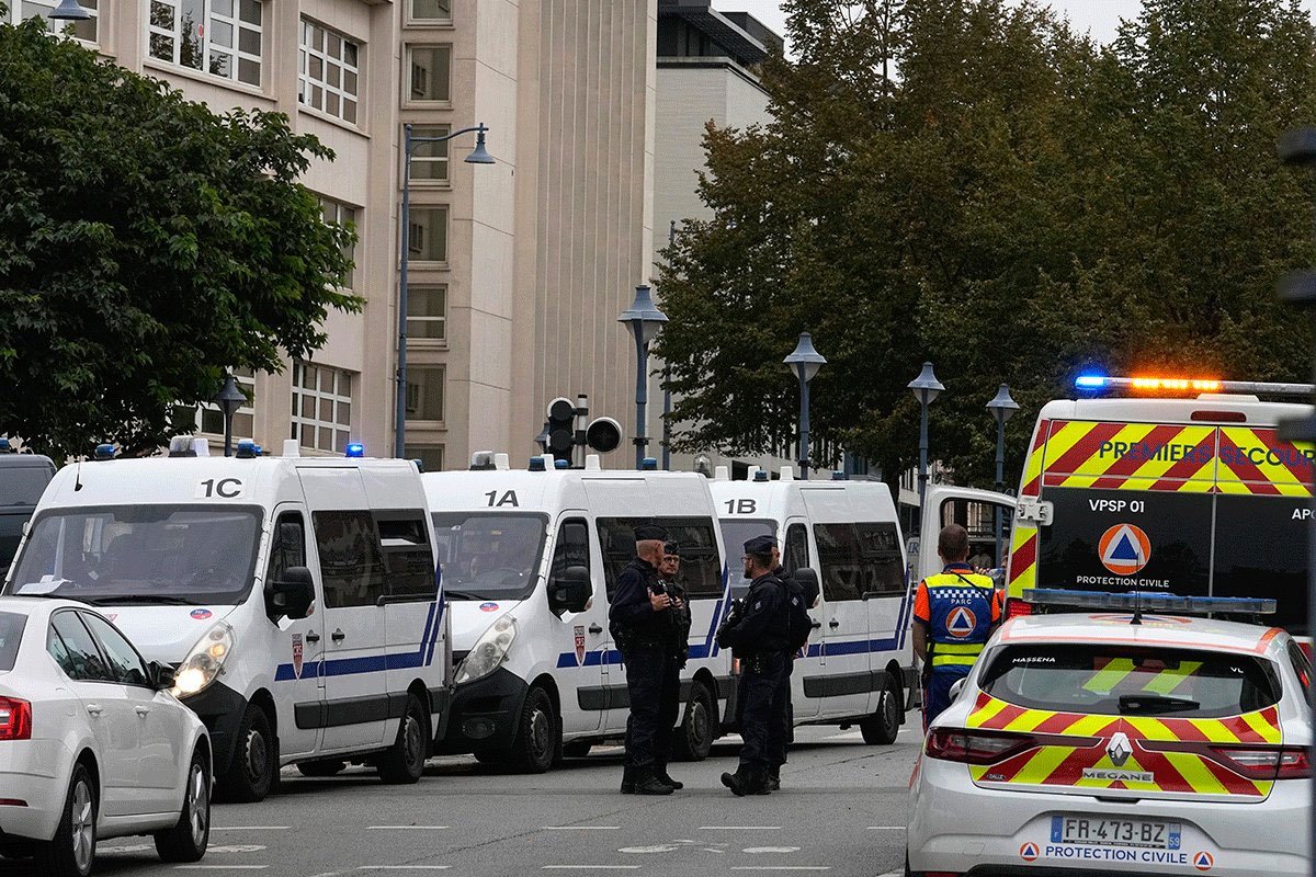 Užas u Francuskoj: Mukarac izveo napad nožem uzvikujući Alahu akbar