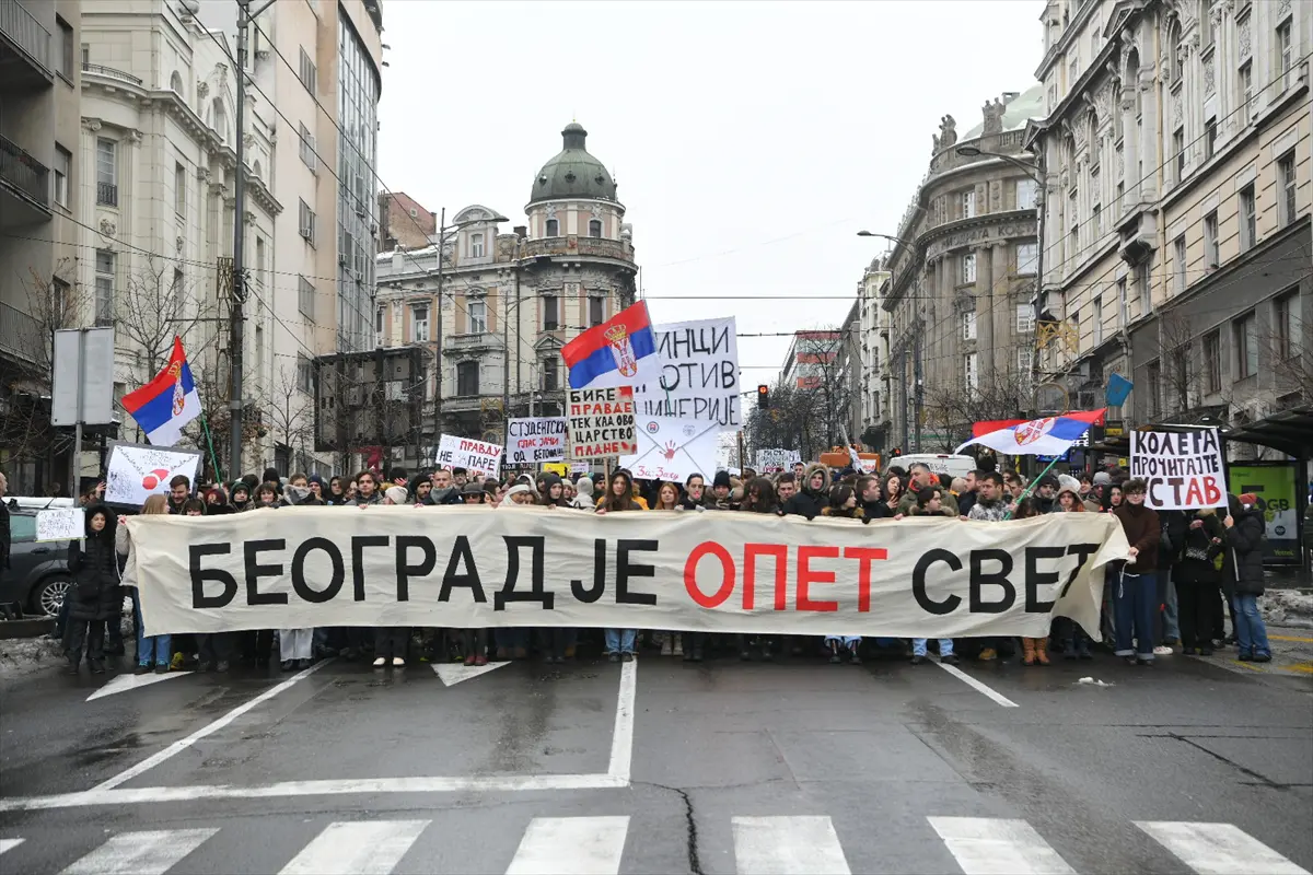 Evo kolika kazna čeka „vozače“ koji se automobilom zalijeću na građane na protestima