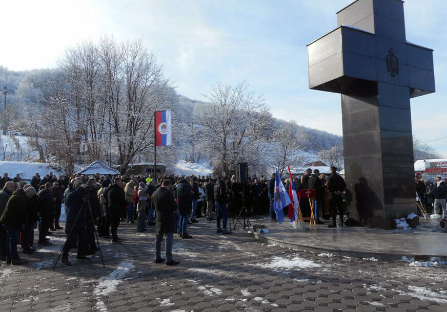 ZLOČIN BEZ KAZNE Obilježene 32 godine od stradanja Srba na Božić u selu Kravica kod Bratunca